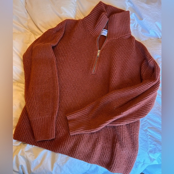 Old Navy Half-Zip - Picture 1 of 4